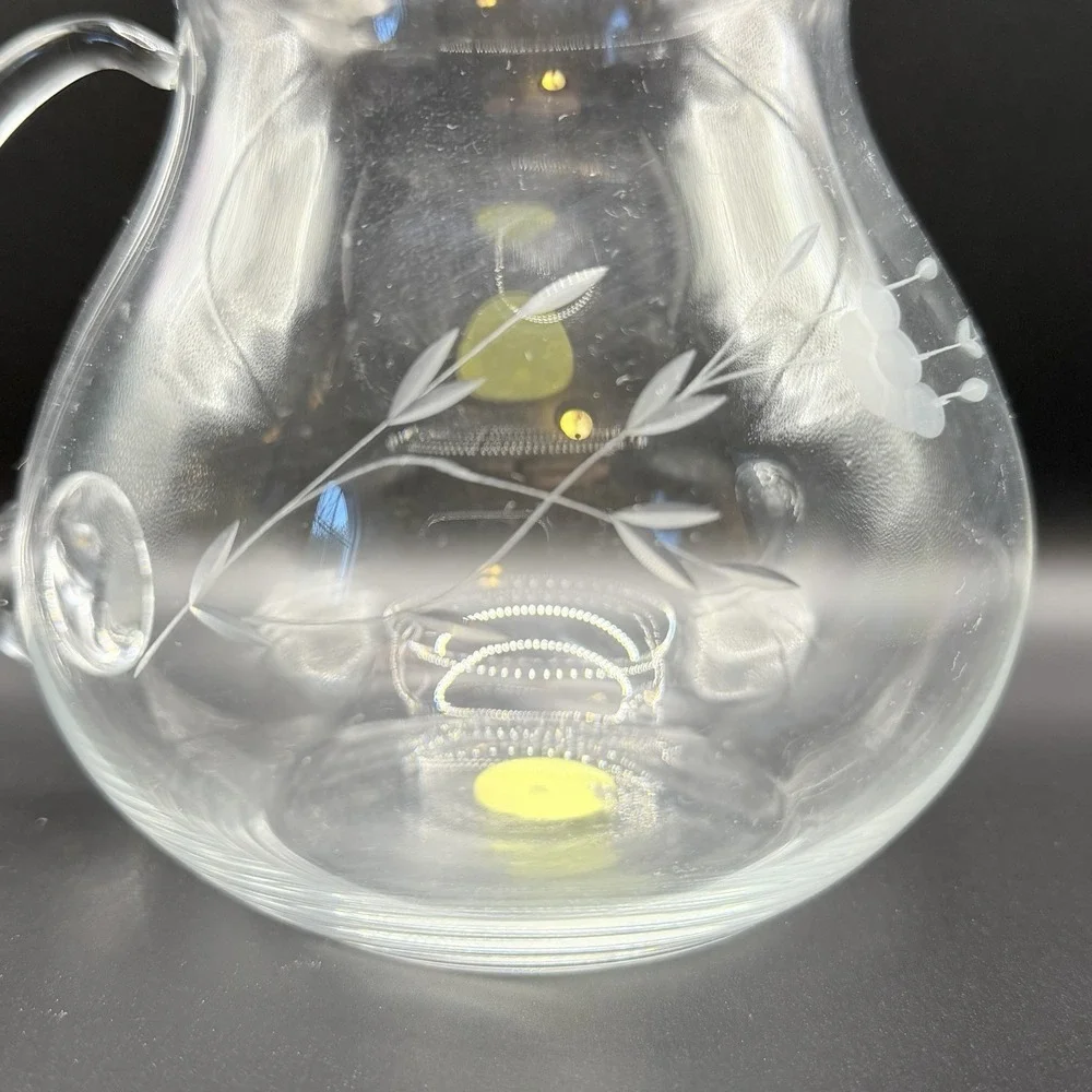 Vintage Princess House Heritage #6134 Crystal Ice Lip Pitcher 32 oz. 1980's
